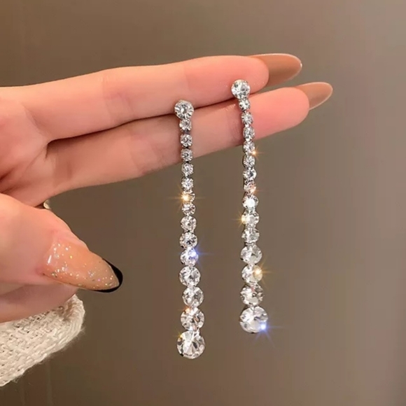 Crystal Rhinestones Drop Earrings - Picture 5 of 6